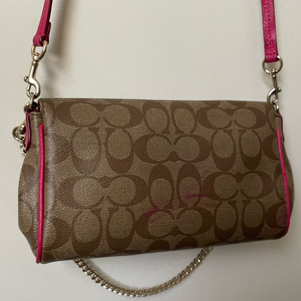 COACH⚡️”Ruby” Signature Monogram Fuschia Pink Turnlock Chain Bag - Picture 6 of 16